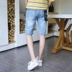 Mùa hè quần jeans 5 điểm nam phiên bản Hàn Quốc của giới trẻ tự tu luyện 5 điểm quần thẳng xu hướng quần nam lỗ nam - Quần jean