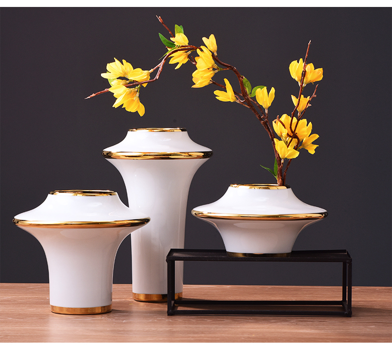 Jingdezhen gold - plated flying saucer ceramic vases, dried flowers, flower arrangement of new Chinese style household decorative furnishing articles of I and contracted