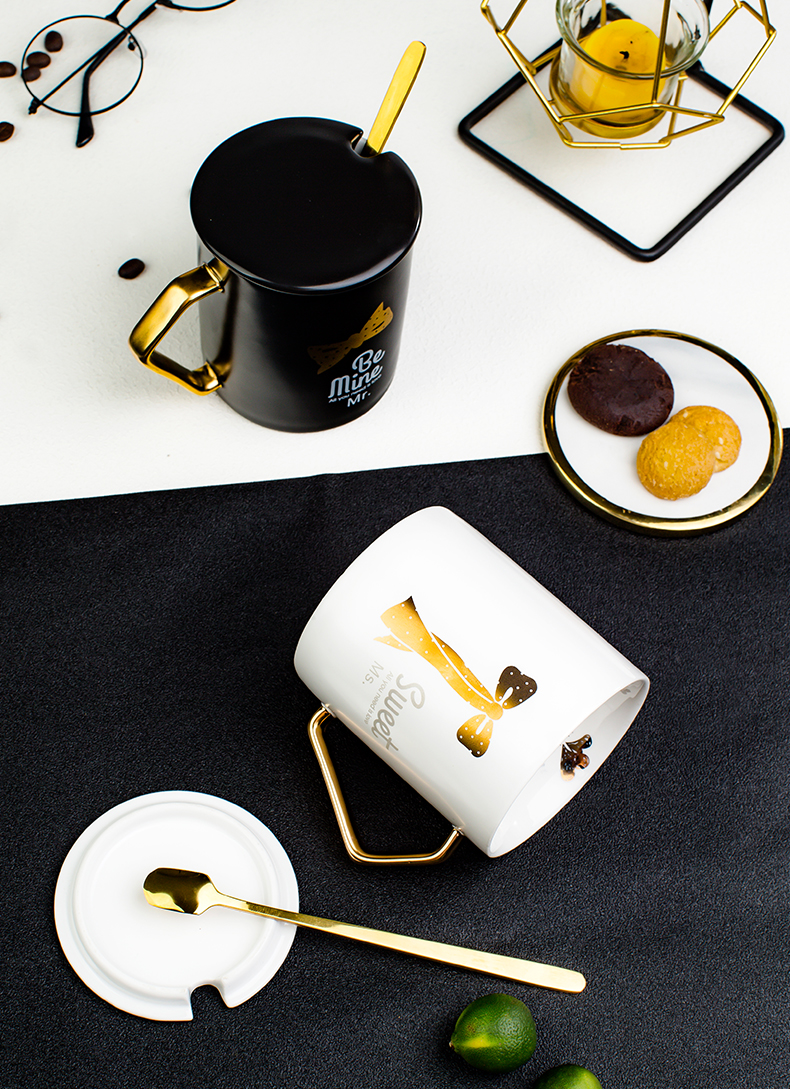Ceramic cup with cover with a spoon, simple mugs new office ultimately responds a cup of milk a cup of coffee cup northern wind