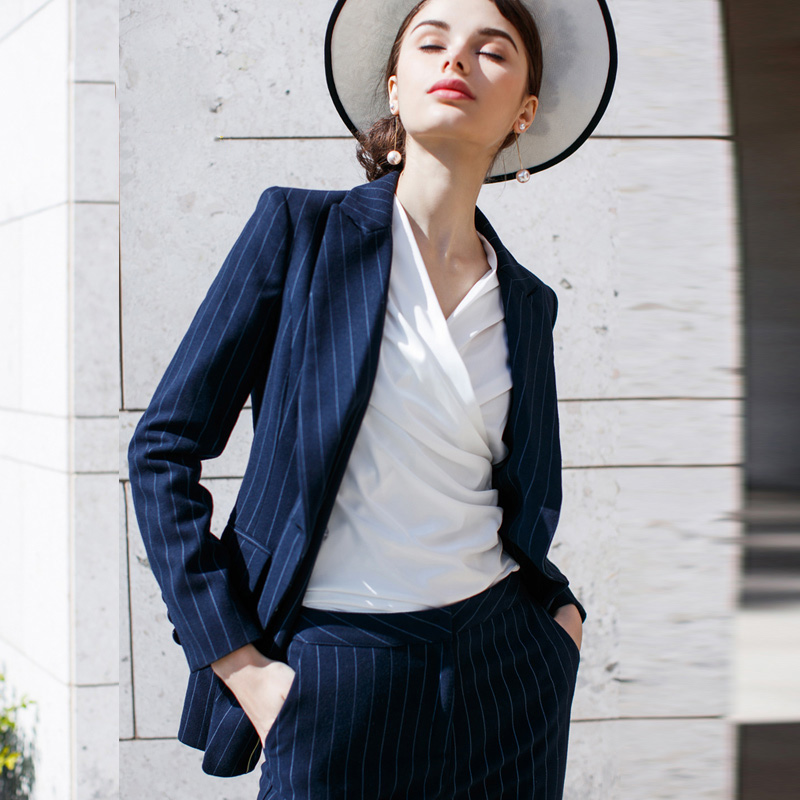 Tailleur femme - Ref 3244835 Image 3
