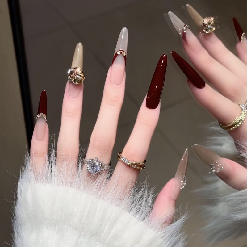 [Star Red] Handmade Wearable Nails with Sparkling Gold Cat Eye Red French Style Autumn and Winter Atmosphere Whitening Nail Stickers