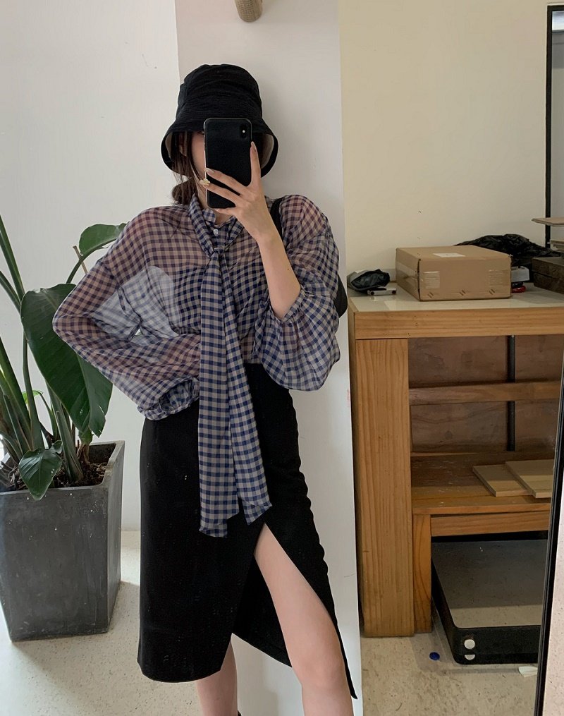 2021 Early Spring Final Love French Minor Fashion Blue Plaid Ribbon Shirt Design Long Sleeve Top Women