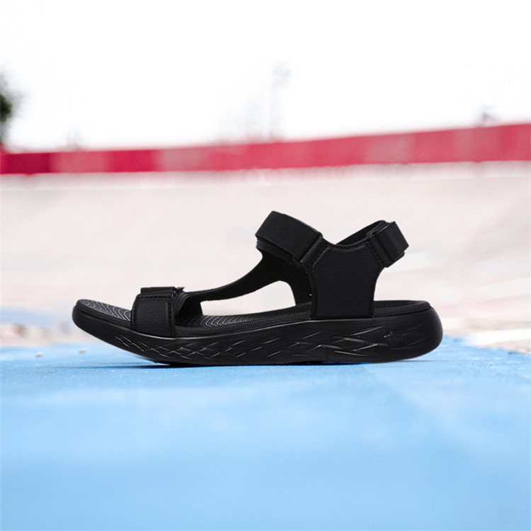 Skechers Skechers của nam giới ánh sáng mùa hè Velcro dép giản dị bãi biển thể thao dép 55366BBK xăng đan