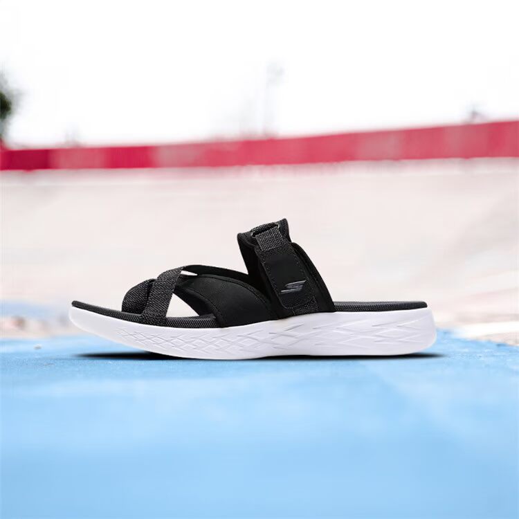 Skechers Skechers của nam giới ánh sáng mùa hè Velcro dép giản dị bãi biển thể thao dép 55366BBK xăng đan