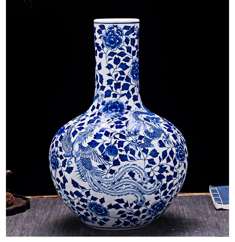 Jingdezhen ceramics archaize large blue and white porcelain vase in the sitting room of the new Chinese style household adornment TV ark, furnishing articles