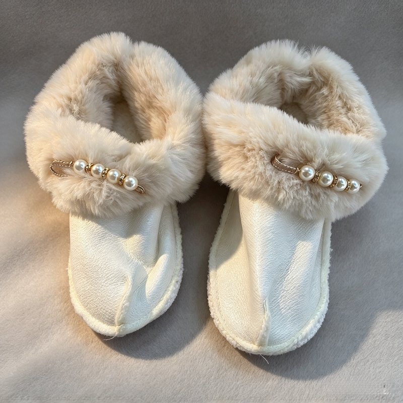 Suitable for Crocs Clogs, Inner Cotton Lining, Autumn and Winter Plush Shoe Covers, Winter Warm Puff Snow House Style