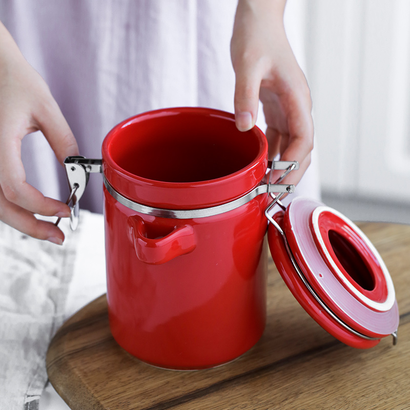 Edge lodge ceramic sealed with cover storage jar sugar tea pot food grains, receive a jar of coffee pot