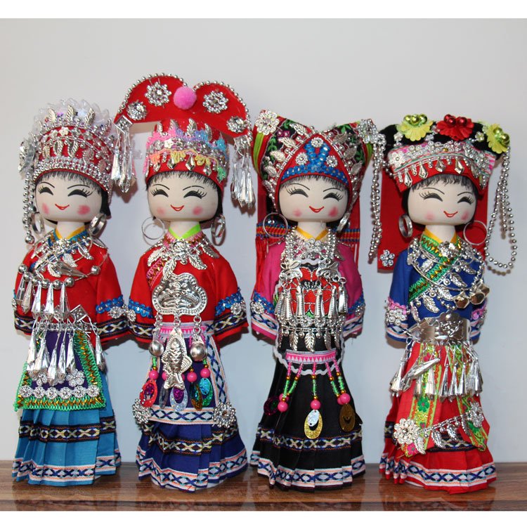 Factory direct sales Guizhou specialty national doll Huangguoshu travel gift one price random delivery