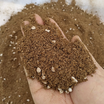 Solid wood chip fermentation sawdust nutritional sawdust potted flower fertilizer cultivation of soil cultivation