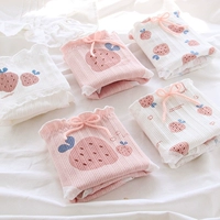 Милая розовая клубника