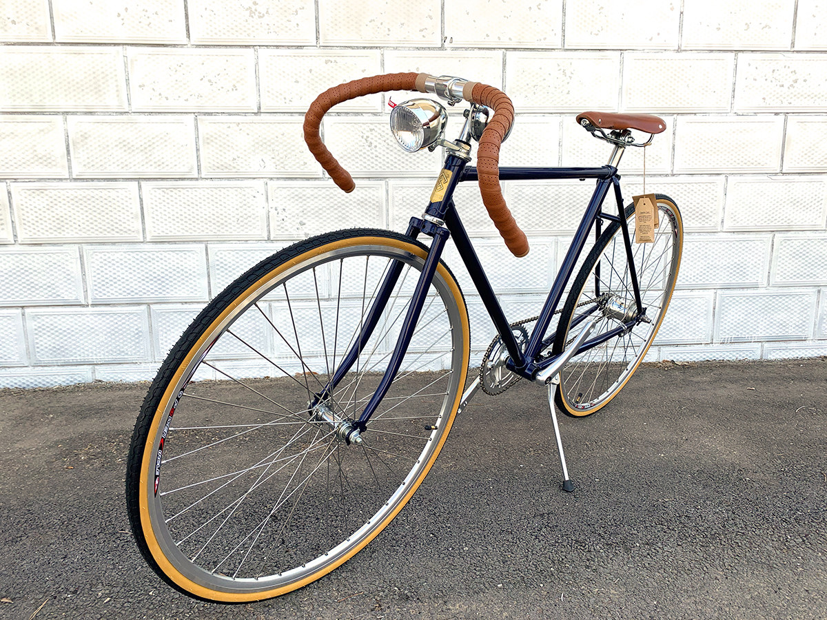 Handmade with automatic inner two variable speed inverted brake simple city retro road bike bull leather cushion to take the belt