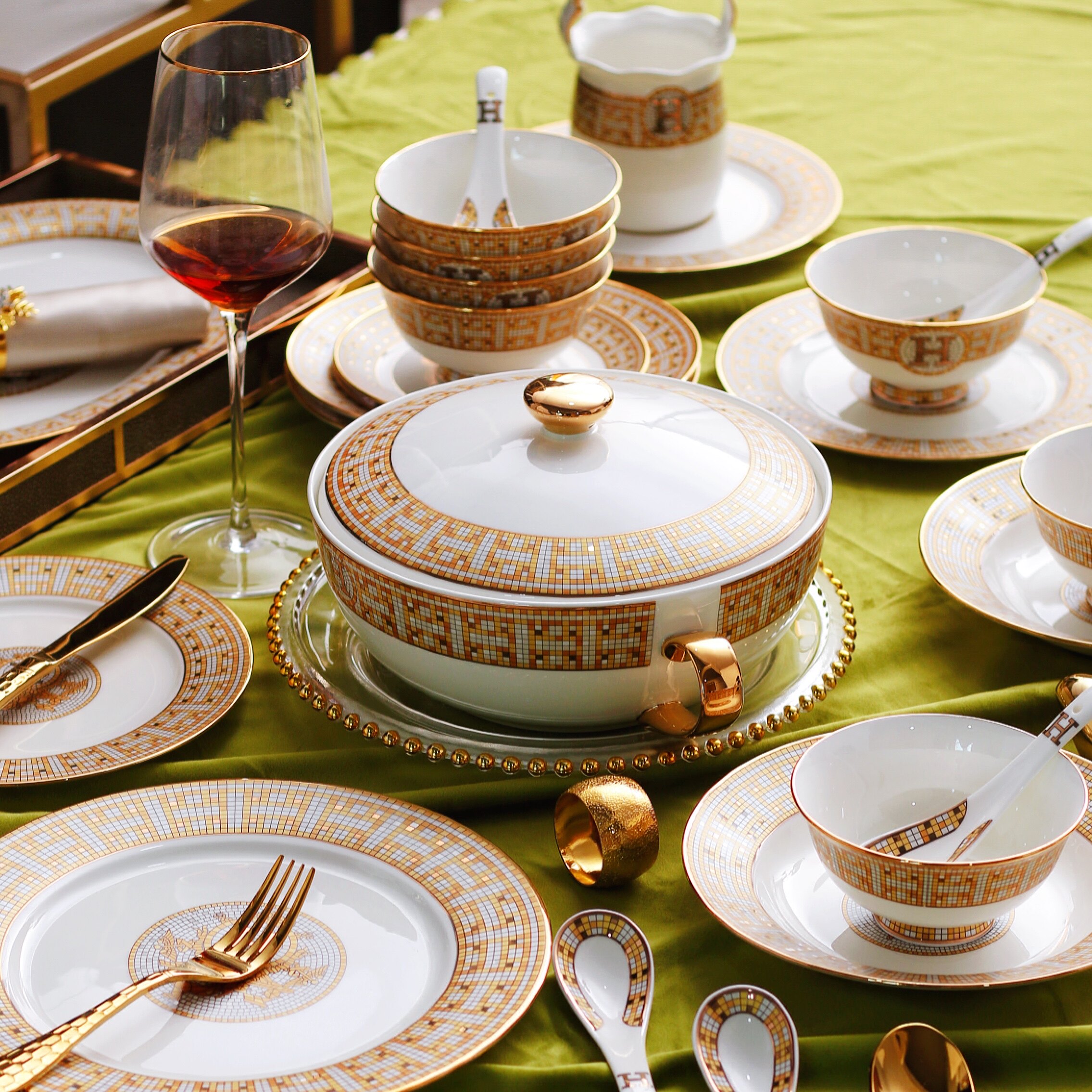 New Hermès European luxury bone china tableware set for home Jingdezhen high-end Western-style creative dishes and plates