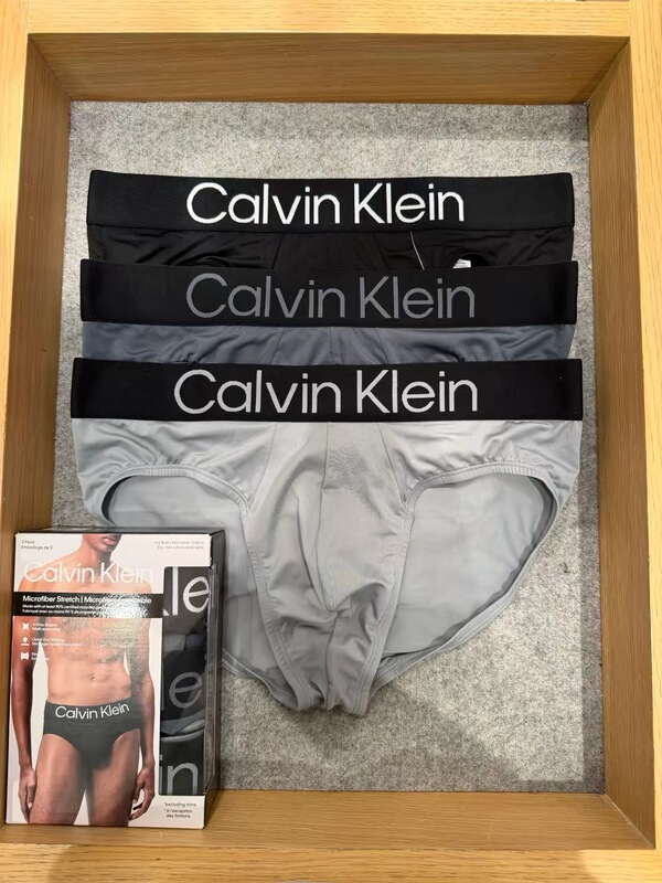 【Shipped from the Store  】Ck Men's Three-Pack Lightweight Breathable Close-Fitting Briefs Np2606O