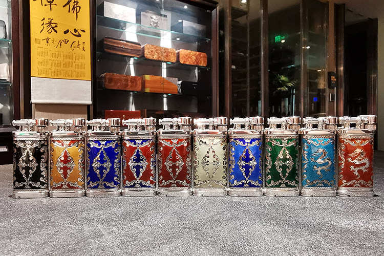 German imports Sillems cross anchor smoke bucket lighter inclined fire inflatable body multifunctional press rod single-sided enamel 