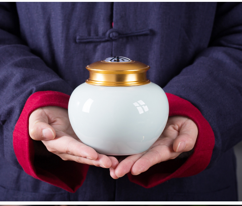 Crown chang longquan celadon caddy fixings mini portable travel small household ceramics seal tank single pot