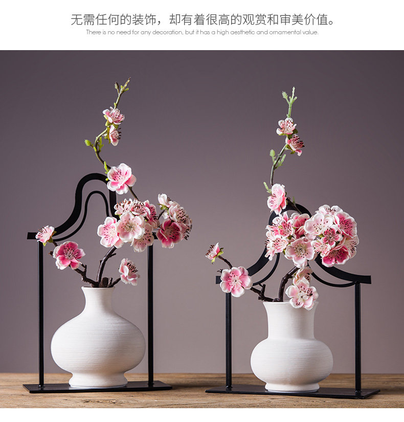 New Chinese style living room furnishing articles creative household act the role ofing is tasted rich ancient frame, wrought iron decoration ceramics handicraft wine accessories