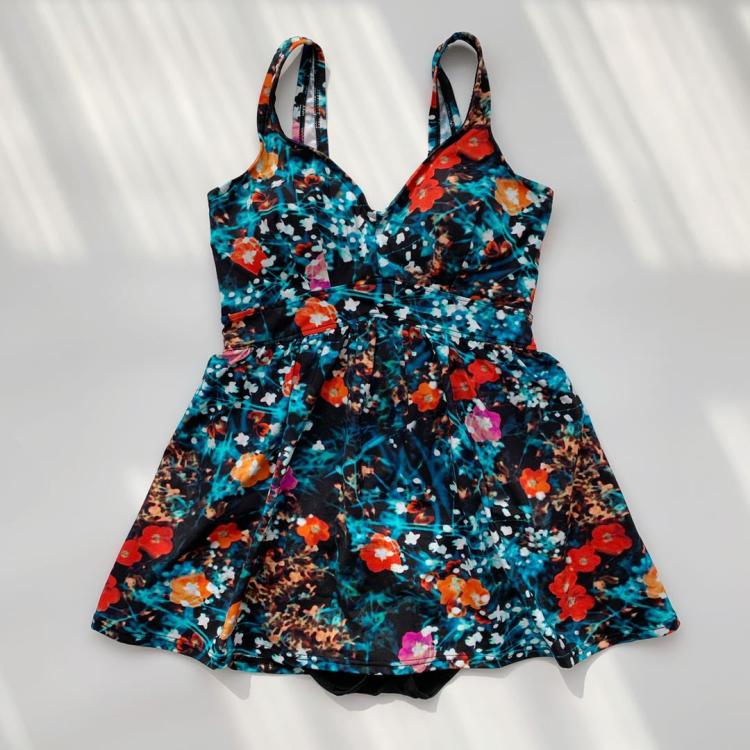 European and American popular skirt slim swinging swimsuit large size belly auxiliary breast big chest small chest gathered women's swimsuit CK10