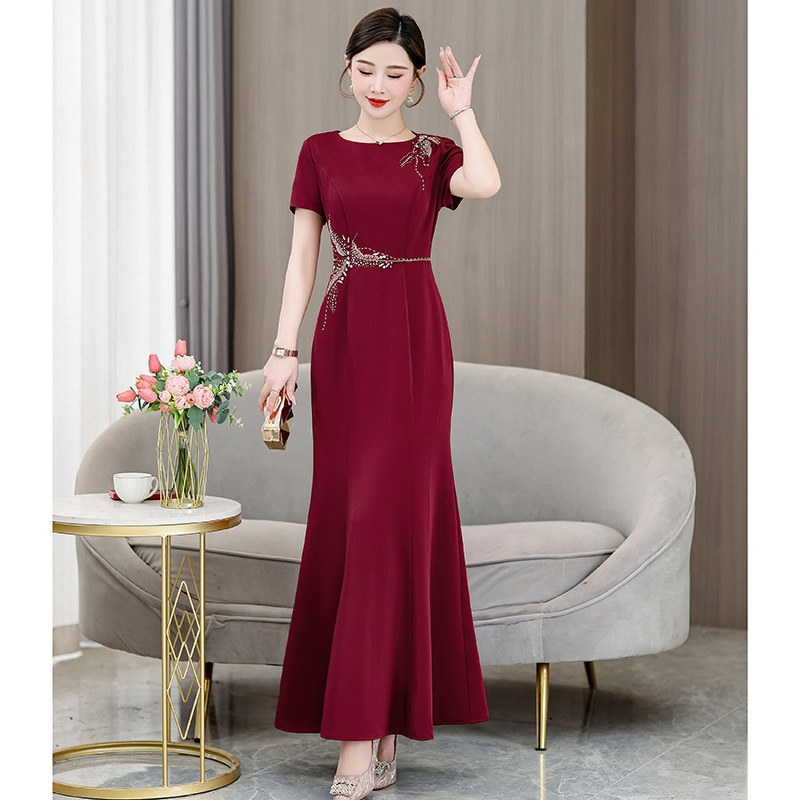 Chinese-Style Elegant Wedding Banquet Dress 2026 Summer New Mother's Dress Heavy Beading Burgundy Dress Chinese-Style Elegant Wedding Banquet Dress 2026 Summer New Mother's Dress Heavy Beading Burgundy Dress