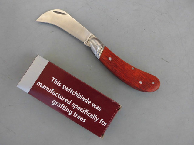Inventory export tail cargo wood handle electrician knife curved edge stripping knife mostly with folding knife grafting knife cable peeling knife