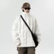 Белый пуховик
