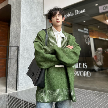 American retro green v-neck sweater for men in autumn American retro green v-neck sweater for men in autumn