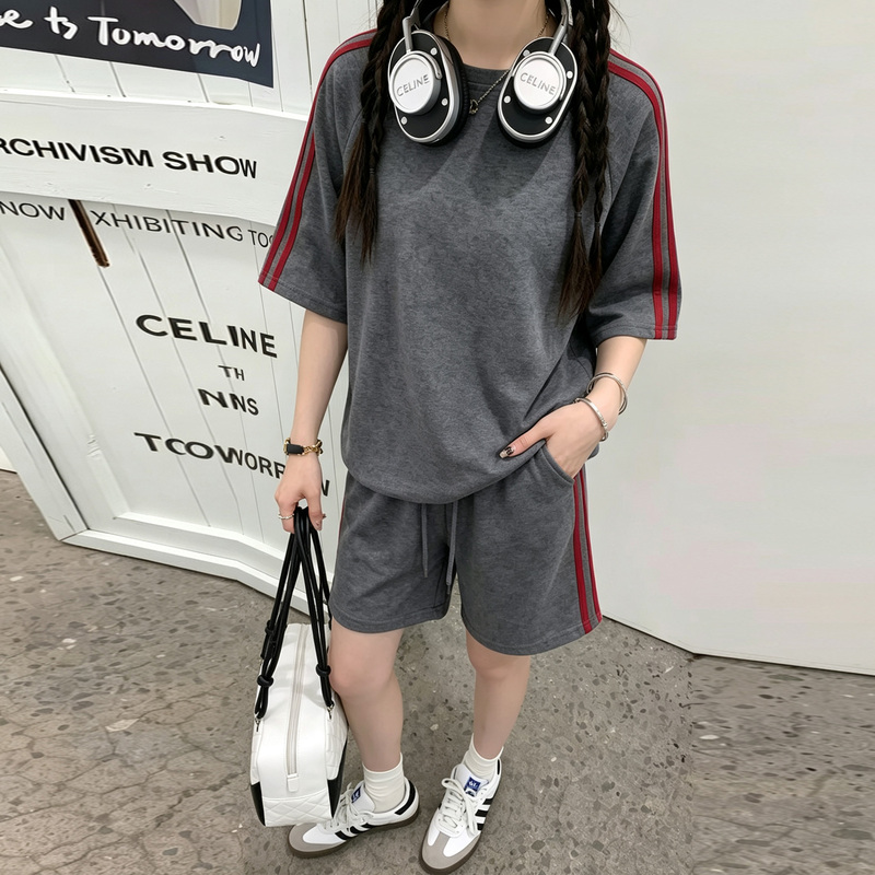 Lazy Style Casual Sports Suit for Women, Summer Loose Short-Sleeved Shorts, Two-Piece Set for Small People, Trendy Brand Stripes