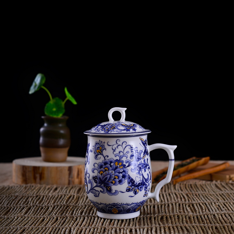 Jingdezhen ceramic cups with cover lovers suit ruixiang blue and white ipads China cups water innovation office cup double