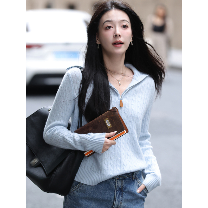 Xia Shiwen 100% Sheep Wool Stand-Up Collar Large Lapel Reversible Cable Knit Sweater for Women, Autumn and Winter Fluffy Knitwear