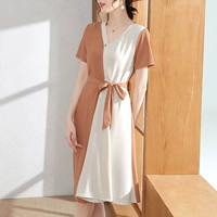 Кремового цвета