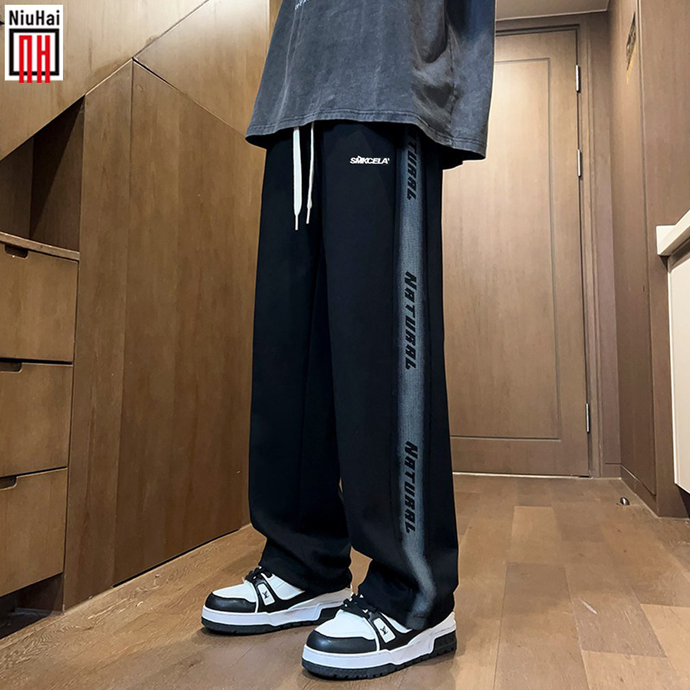 中学生・高校生男子向けのストレートレッグパンツ、2026年春夏コレクション、男の子用ロングパンツ、ティーンエイジャー向けカジュアルウェア。