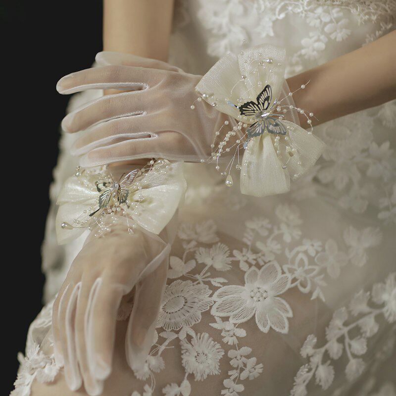 Retro white wedding dresses Gloves Bride short Write Genuine Photo Accessories Photos PHOTO GALLERY LACE SILK SCREEN YARN BUTTERFLY GOWN