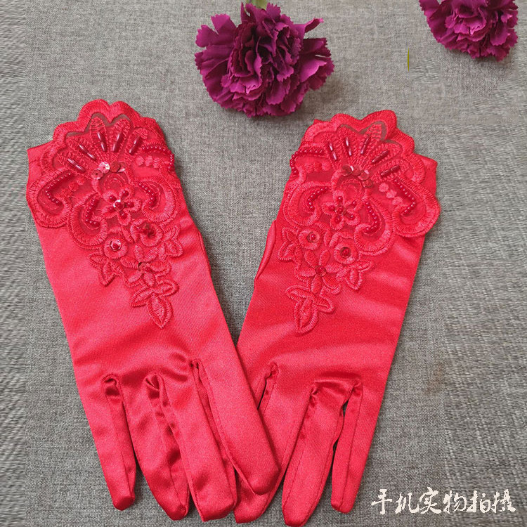 Short wedding dress bride female white satin cheongsam wedding dress red wedding lace fingered Xiuhe clothing short gloves
