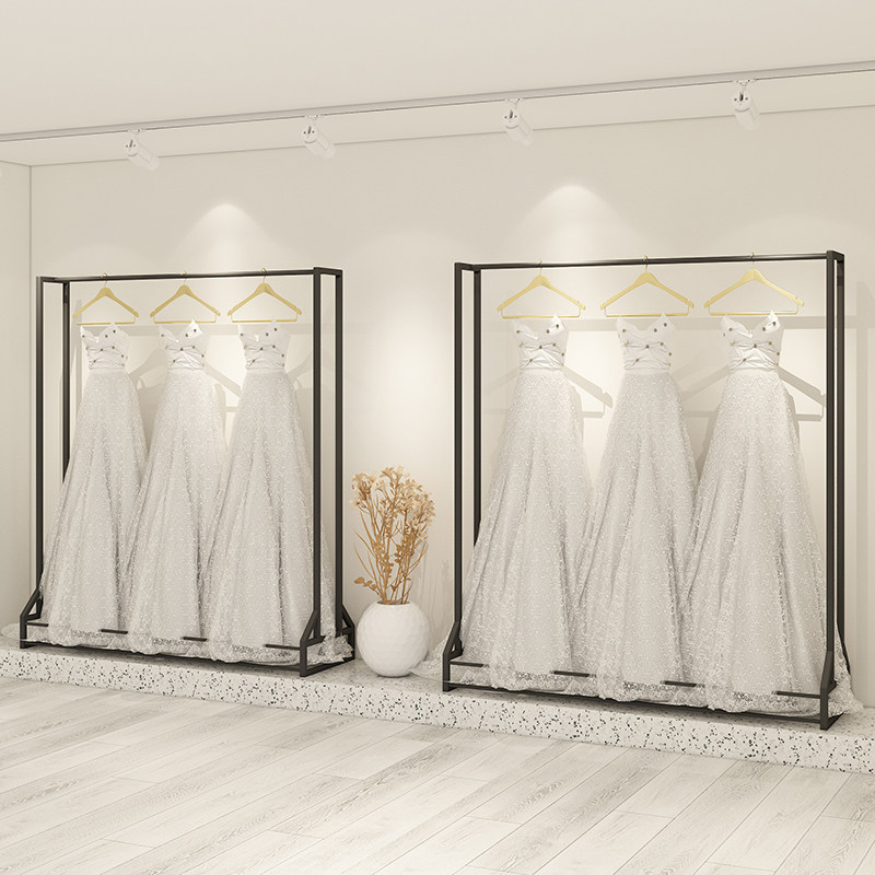 Wedding shop display rack high-end photo studio Xiuhe clothing display rack wrought iron floor-standing dress hall cheongsam rack light luxury