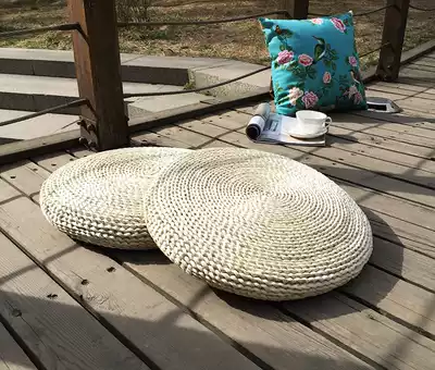 2 round cushions thickened straw mats