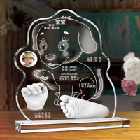 Будущее похоже на скульптуру скульптуры кристаля Джингжина