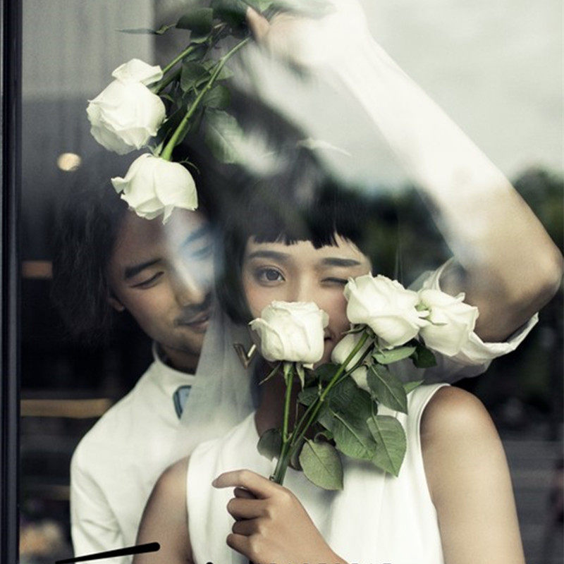 New emulated white rose long pole single branch fake flower photo Photography Props Wedding wedding dresses Genuine Photo Shoots to hold flower decorations