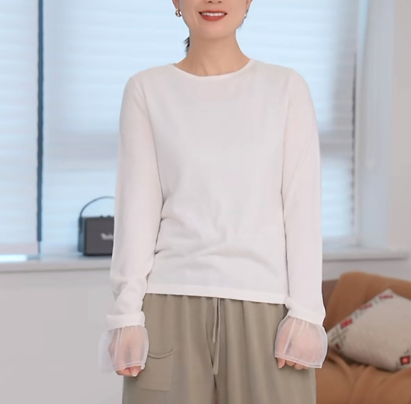 Fine-Spun Pure Cashmere Round-Neck Base Layer Shirt with Organza Patchwork Sleeves