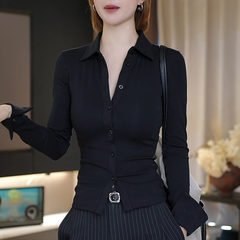 2026 Early Autumn High-End Black Stretchy T-Shirt for Women with Regular Shoulder Buttons, Turn-Down Collar, Waist-Cinching, Slimming, Long-Sleeved Top for Commuting