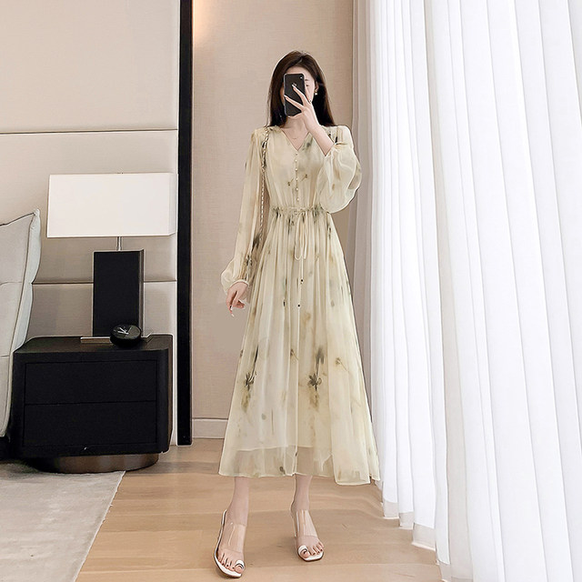 ແຟຊັ່ນ Retro v-neck printed long-sleeved dress long skirt for women spring 2024 new style waist slimming a-line skirt for women