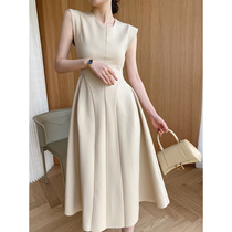 2022 new French style retro high-end temperament self-cultivation skirt Hepburn style goddess fan waist slimming dress summer