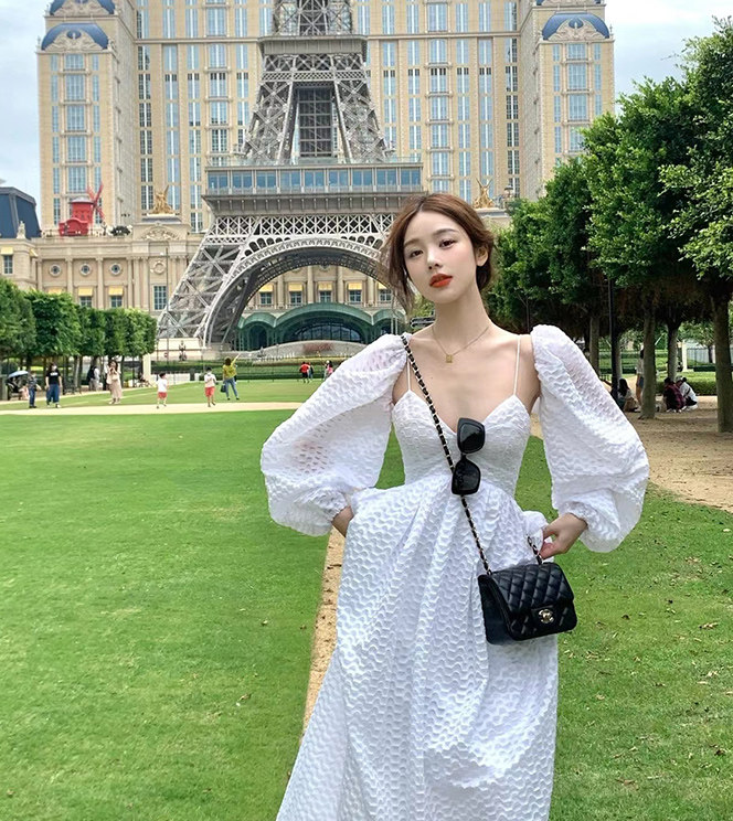 Summer New French niche design high-sense white hanging dress bubble sleeve shirt two suits