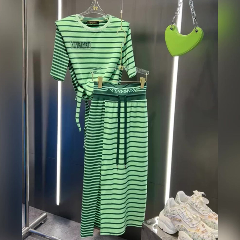 Summer 2023 New Style Lively and Youthful Stunningly Beautiful Fufu Set Casual Striped T-Shirt and Skirt Two-Piece Set for Women Summer 2023 New Style Lively and Youthful Stunningly Beautiful Fufu Set Casual Striped T-Shirt and Skirt Two-Piece Set for Women