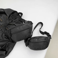 Черный, большой, плетеный