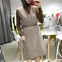 Phiên bản Hàn Quốc của áo sơ mi cổ bẻ nửa cổ retro + áo len cashmere cổ chữ V lỏng lẻo 	mẫu váy eo đẹp	