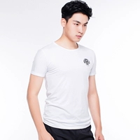 Белая футболка