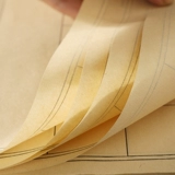 Антикварная кисть, небольшая обычная японская бумажная бумага полузрисованная рисовая каллиграфия с бумажной квадратной сеткой.