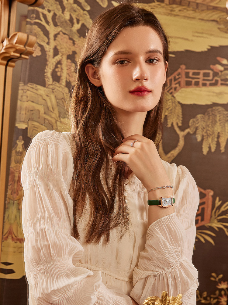 Fila Retro Watch, Light Luxury Niche Small Square Watch, Gift for Female Friends, Wristwatch Birthday Gift Box 6264