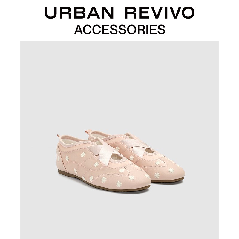Floral Embroidered Ballet Flats Criss Cross Straps Soft Slip-On Shoes for Women ราคา 1,840 บาท*ส่งฟรี