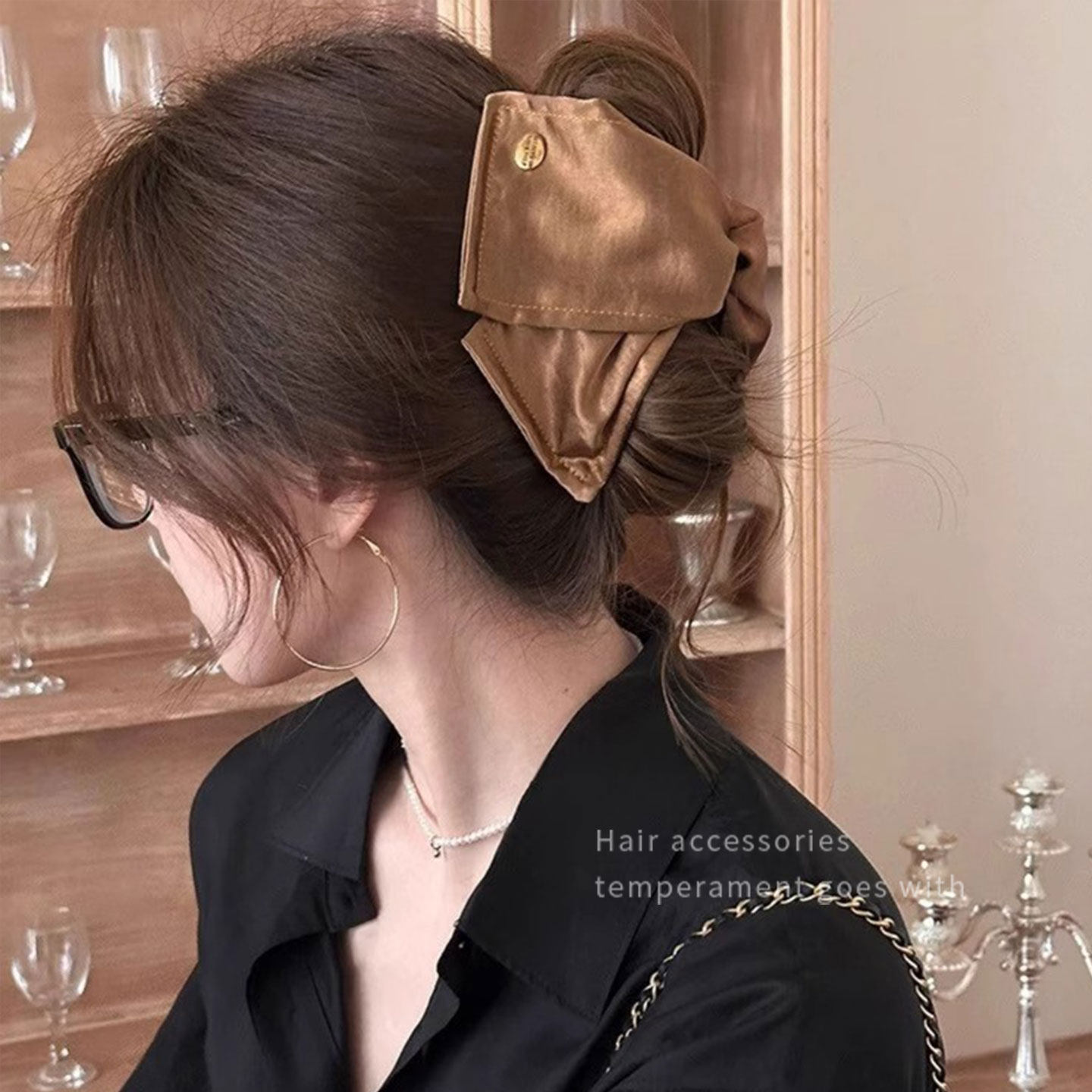 Save the Flat Hair with This Satin Shell Triangle Claw Clip for Women, 2025 New Style, Voluminous Back of the Head, High-End Ponytail Hair Clip