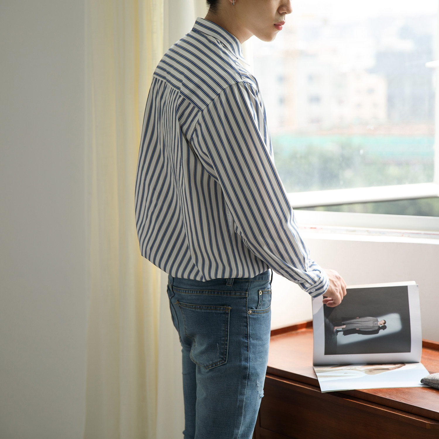 大赖自制春秋竖条纹衬衫男士长袖薄款青年休闲宽松BF风衬衣学生潮